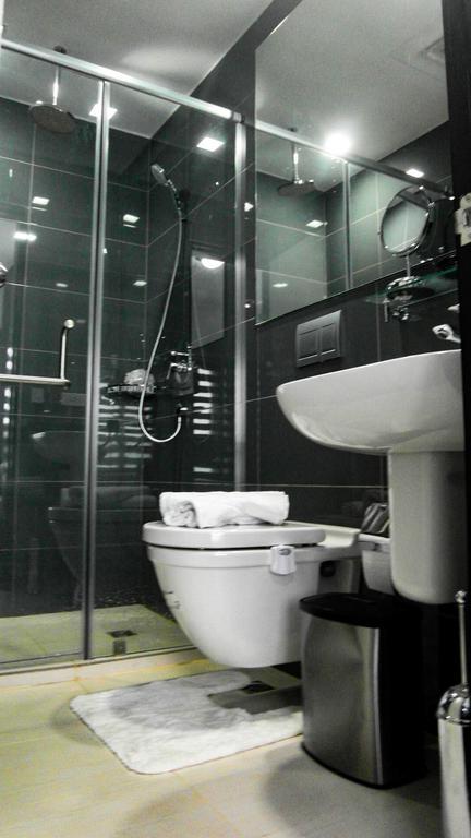 Modern Luxury Lower Penthouse Unit Manila Bagian luar foto
