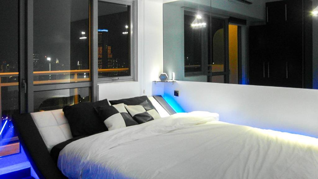 Modern Luxury Lower Penthouse Unit Manila Bagian luar foto